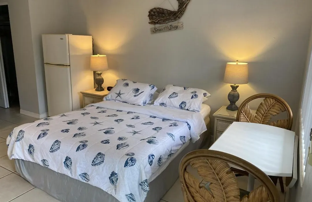 Hideaway Waterfront Resort-1